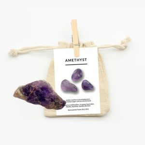 Rohstein Amethyst im Leinenbeutel mit Beschreibungskarte ca. 30g