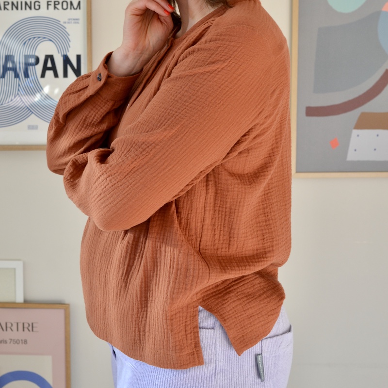 Bluse aus Musselin, Farbe toffee – Bild 3