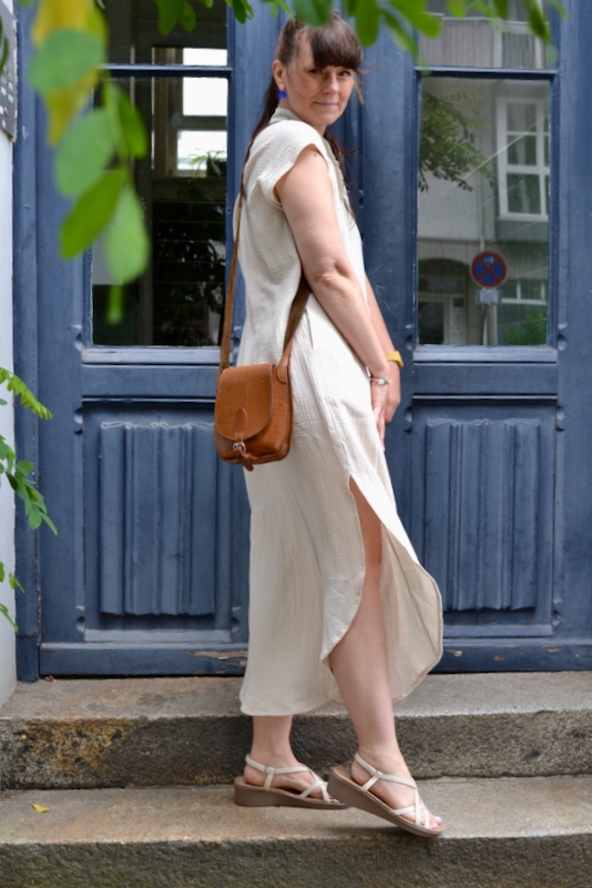 HEMDKLEID – Bio-Baumwoll-Gauze, Farbe Beige – Bild 6