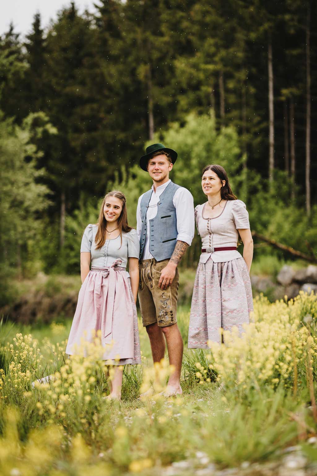 Festtagsspenzer “Tennengau” hellblau – Bild 3